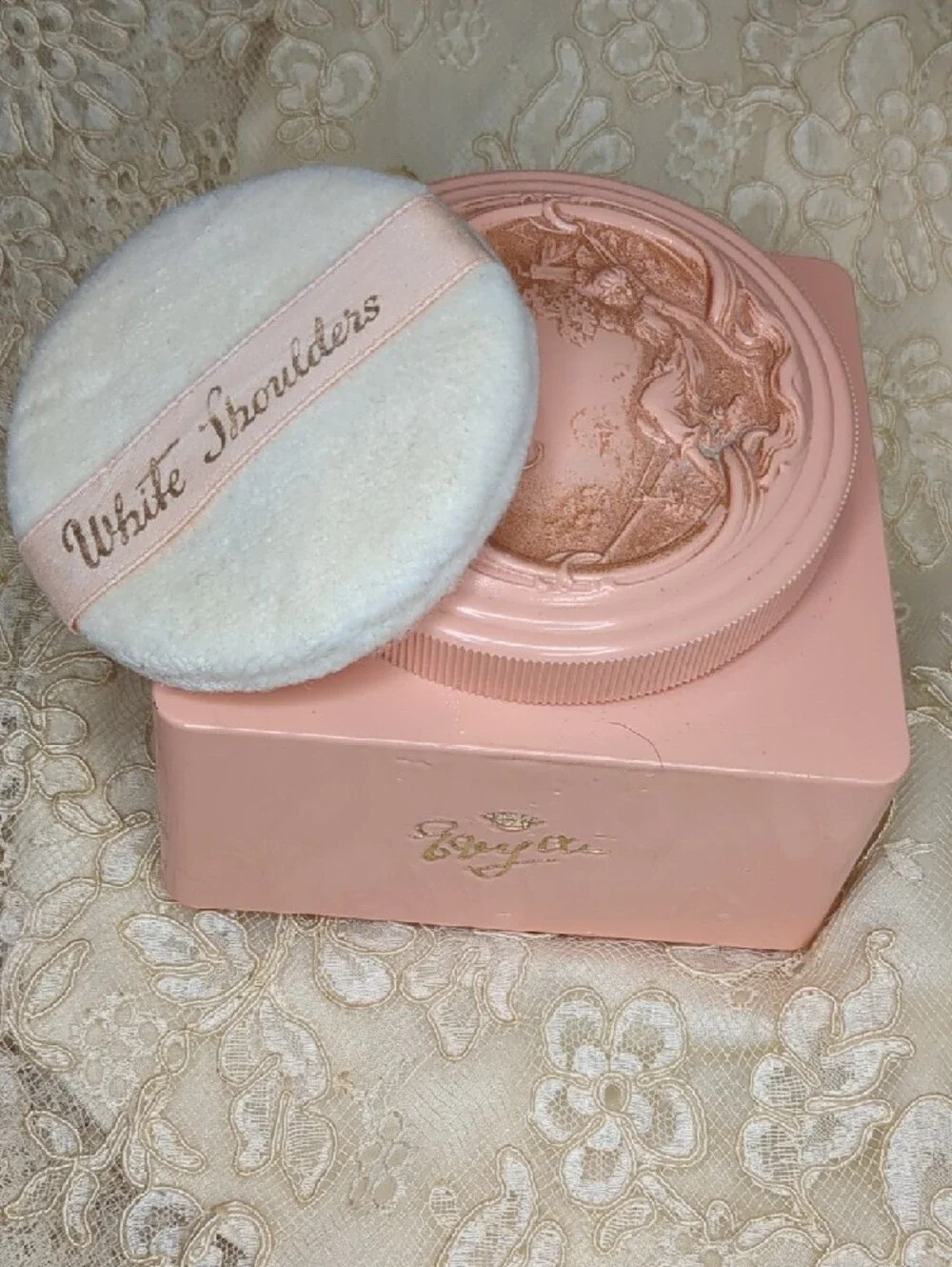 Vintage 50s Evyan White Shoulders Powder Box Pink Plastic Art Nouveau 4X4” MCM